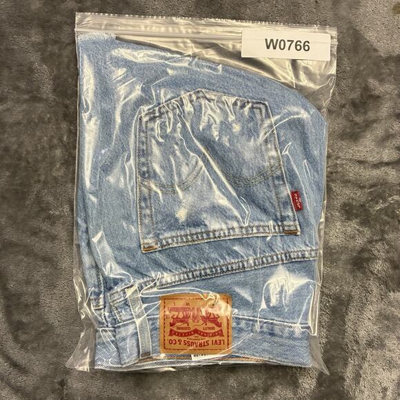 Levi's 501 Jean Shorts Womens Sz.29 Blue Daisy Duke Button Fly Distressed Denim - Picture 9 of 9